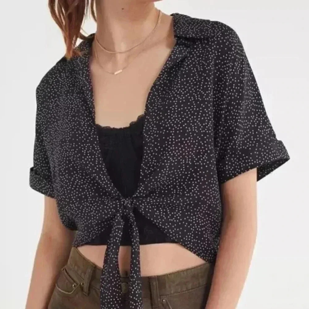 SOLD-Urban Outfitters Tie-Front Short Sleeve Cropped Top - Picture 5 of 5
